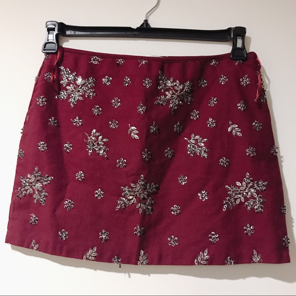 EUC Zara miniskirt with sequin detail SZ S